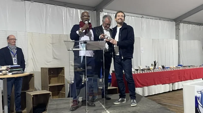 Livre et Mer à Concarneau : Benoît d’Halluin primé pour son roman coup de poing sur