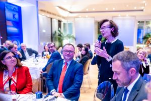 Logement social : acteurs publics et bailleurs appellent à « relancer la chaîne du logement »