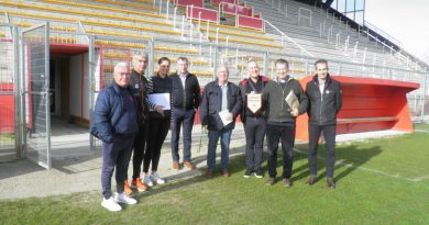 Louhans-Châteaurenaud. L’évêque du diocèse découvre les installations du stade de Bram