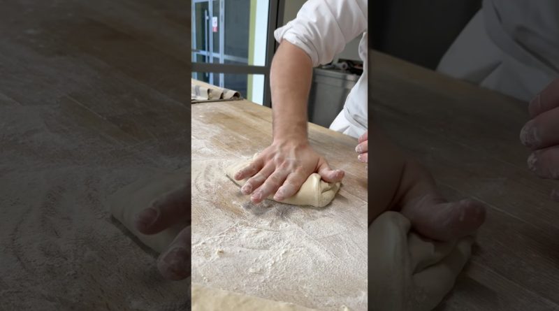 Maîtriser la baguette : techniques de façonnage