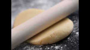 Maîtriser la pâte sablée : Techniques essentielles en cuisine