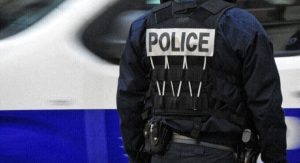 Mal garé, il attire l'attention des policiers près de Dieppe : il est placé en garde à vue
