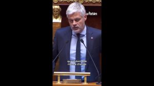 Marine Le Pen s'absente lors du discours de Laurent Wauquiez