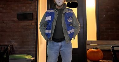 Mike (Myers) Chez Rona