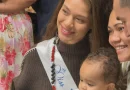 Miss Tahiti 2025 Hinaupoko Devèze rend visite aux malades polynésiens à Paris
