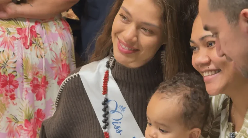 Miss Tahiti 2025 Hinaupoko Devèze rend visite aux malades polynésiens à Paris