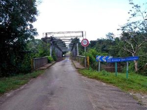 Montsinéry-Tonnégrande : le pont des Cascades endommagé, le transport scolaire impacté