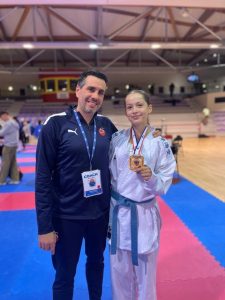 Morbihan : Louane Moscou marque les esprits lors d’un tournoi national de karaté