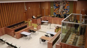 Motard tué dans un accident après la chute d’un mégot en Vendée : le conducteur condamné