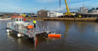 Multi Cleaner 100A : le navire amphibie qui collecte les sargasses de la mer à la plage