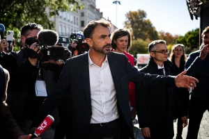 Municipales 2026 : face à Jean-Michel Aulas, la gauche lyonnaise tente d’organiser la riposte