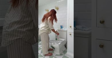Nettoyage en profondeur de la salle de bain de la maison d'hôtes 🧼