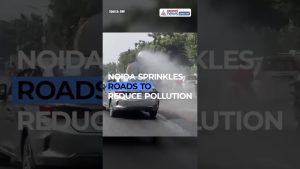 Noida : Arrosage des routes pour lutter contre la pollution