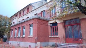 Noisy-le-Grand : faute de système d’alarme incendie, les enseignants sonnent l’alerte avec des vuvuzelas