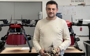 Nouveaux investisseurs, nouveaux contrats : le ciel s’éclaircit pour le droniste Reflet du Monde