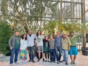 Onze artistes internationaux reçoivent leur diplôme au premier Symposium azuréen