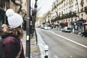 Débat : Faut-il supprimer des places de stationnement près des passages piétons ?