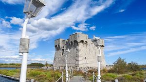 Palavas et sa Redoute : Histoire d'une tour de guet qui a traversé les siècles - ICI