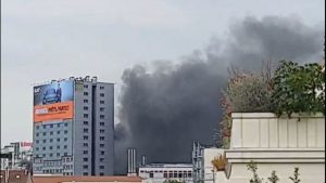 Paris : le périphérique fermé une heure porte de Clignancourt après un incendie près des puces de Saint-Ouen
