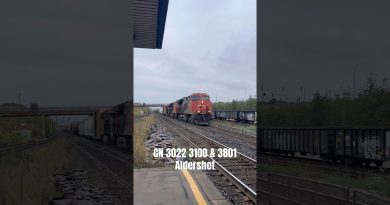 Passage des trains CN 3022, 3100 et 3801 à Aldershot