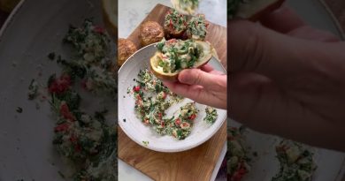 Peaux de pommes de terre à la friteuse à air | Recette de Jamie Oliver