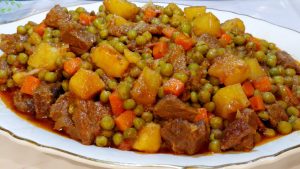 Petits Pois Viande et Pommes de Terre Savoureux