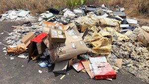 Pierrefonds : un dépôt sauvage d’une tonne évacué, la CIVIS sévit