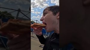 Pizza, skate et parkour : découvrez notre nouvelle série ! 🍕🛹