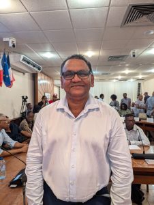 Plage de la Coulée : le maire annule l'interdiction des sports nautiques après la bronca