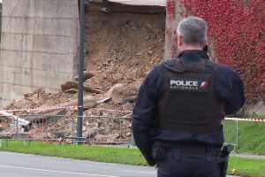 Plus de 70 personnes évacuées suite à un glissement de terrain qui menace leur immeuble