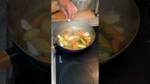 Poêlée de Légumes : Recette Rapide et Savoureuse 🥕