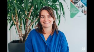 Portrait d'Elisa-Lou, Ingénieure d'études en Infrastructures