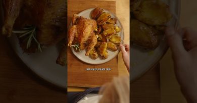 Poulet rôti parfait avec pommes de terre savoureuses