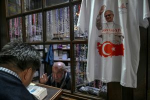 Premier voyage à l'étranger pour Léon XIV, reçu à Ankara par Erdogan