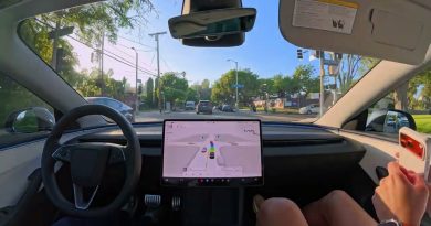 Première balade en Tesla autonome 14.1.3 avec Steve
