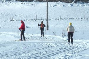 Premières neiges et skieurs, ce samedi ensoleillé a attiré les amoureux de la glisse sur les pistes : "Aujourd'hui, c'est un cadeau"