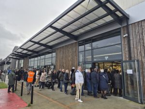 Près d’Elbeuf : la foule des grands jours pour l’ouverture du nouveau Marc est content