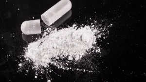 Près d’un kilo de cocaïne saisis dans un colis postal : deux suspects interpellés