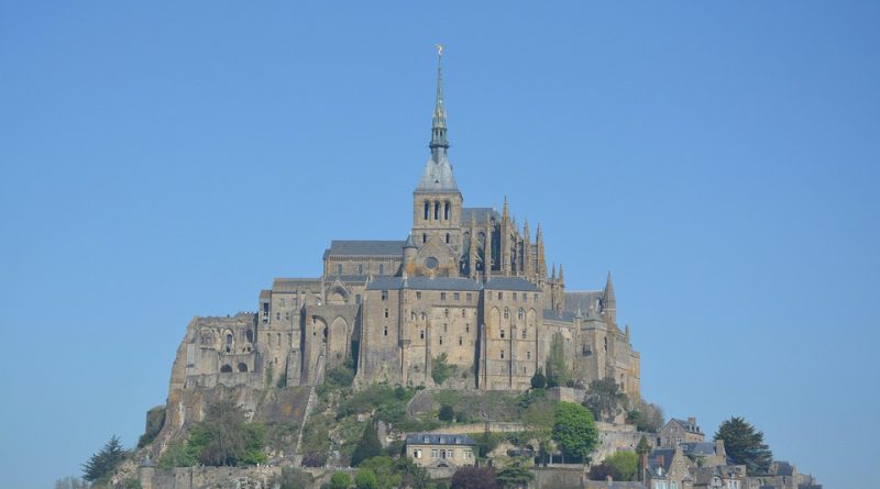 Normandie, Caen, Rouen, Mont-Saint-Michel, cliff, beach, cow, landscape, D-Day