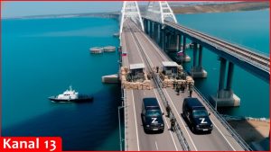 Prêts à frapper : des forces russes surveillent le pont de Crimée