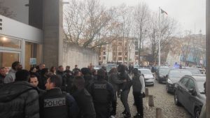 Procès du meurtrier présumé d’Arthur : un huis clos prononcé après de nouvelles violences au tribunal d’Évry