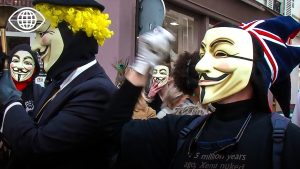 Propagande 2.0 : enquête sur la haine et les fake news