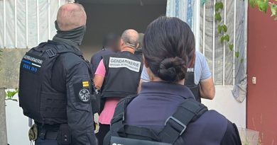 Quatre jeunes de 17 à 22 ans interpellés avec un arsenal après des braquages de motos