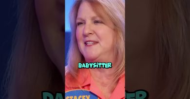 Quel est le premier emploi courant des adolescents ?