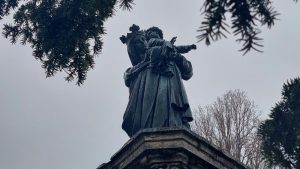 Qu'est-ce que la statue de la Vierge Noire au Havre (et pourquoi on l'appelle comme ça) ?