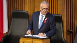 Autriche: le président d’extrême droite du Conseil national rend hommage à une figure nazie