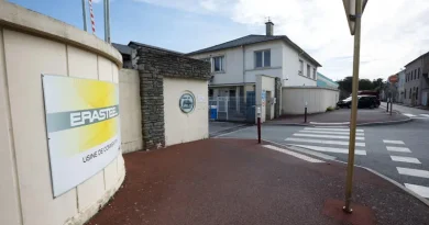 Erasteel, entreprise d'acier rapide, supprime 190 postes sur 244, soit 90 % de ses effectifs.