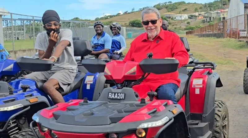 Ralph Gonsalves, 79 ans, se présente pour un 6e mandat aux législatives de Saint-Vincent et les Grenadines.