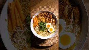 Ramen express 550 kcal : recette rapide aux nouilles instantanées