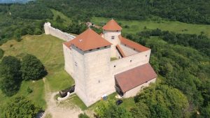 Randonnée des 4 Châteaux : Découvrez le Patrimoine du Bugey